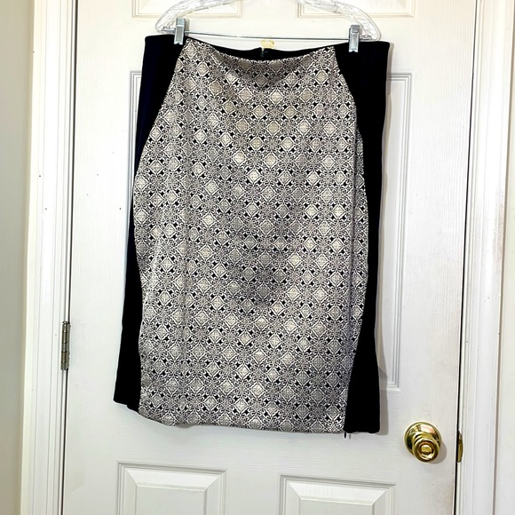 Lane Bryant 2 Piece Top and Skirt Set Size 16/20 - Picture 7 of 10